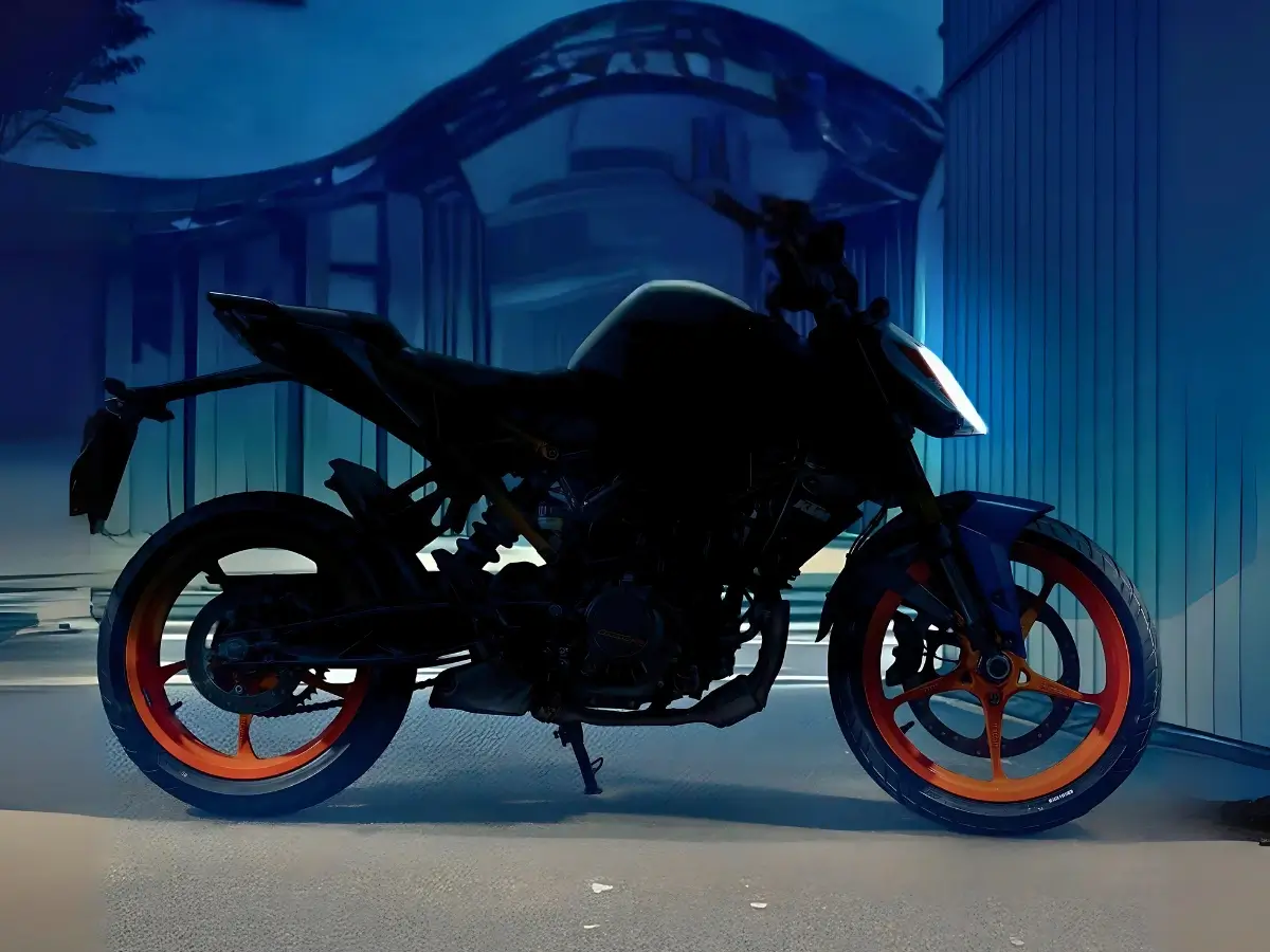 KTM 160 Duke Teased in India