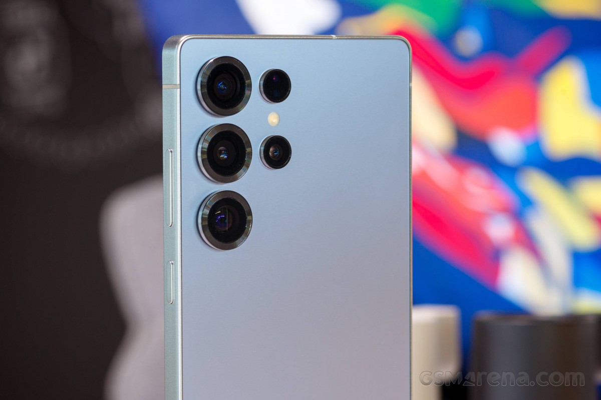 One UI 8.5 for the Galaxy S25 Ultra appears on Samsung’s server