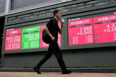 Asian stocks today: Markets dip after Trump’s 100% tariff threat to China; HSI falls over 9%, Shenzhen down over 340 points