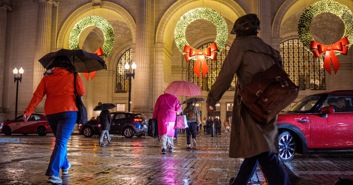 Thanksgiving travelers set to face winter storms, strong winds and heavy snow