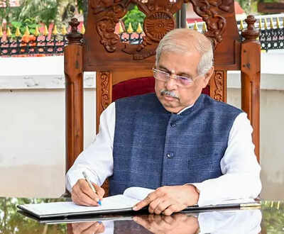 Kerala governor invites applications for Calicut University VC; state govt terms it ‘undemocratic’