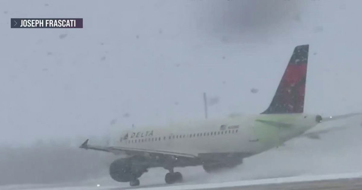 Snowstorm scrubs thousands of flights during busy travel weekend