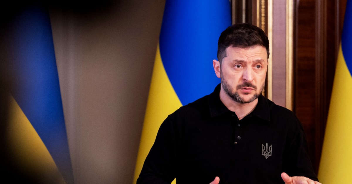 Amid pressure from U.S., Zelenskyy says he’s open to an election that might be impossible