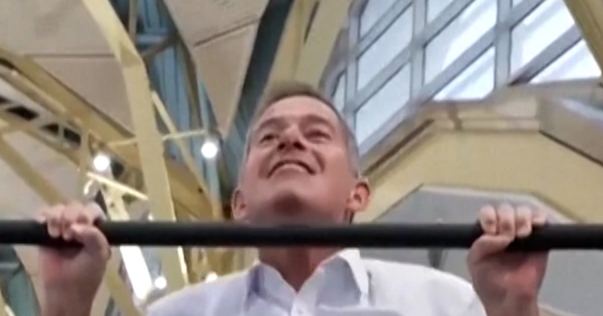 Duffy and RFK Jr. square off in airport pull-ups