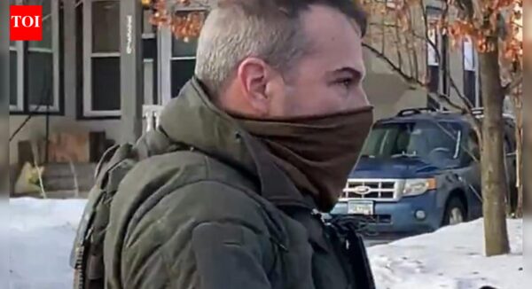 ‘No idea he was an ICE agent’: Neighbor says Jonathan Ross, who shot Renee Good, told them he was a botanist