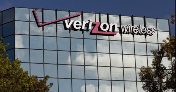 Verizon Wireless carrier faces widespread outage