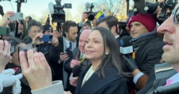 Machado presents her Nobel Peace Prize to Trump