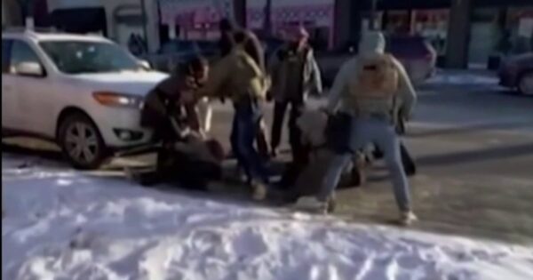 Video shows moments leading up to fatal shooting by federal officer in Minneapolis