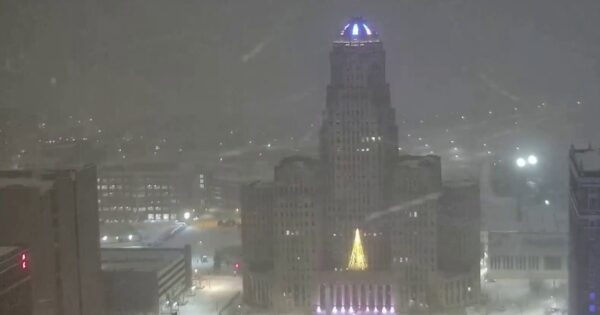 Seven dead as 185 million face winter alerts in central, eastern U.S. states