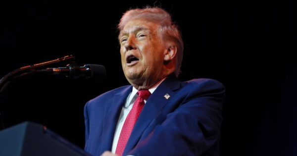 Trump delivers economic remarks in Iowa