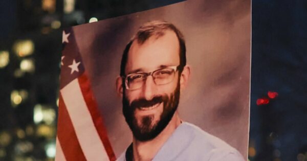 DOJ to open civil rights probe into Pretti shooting