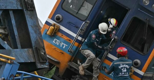 Crane collapses on passenger train in Thailand