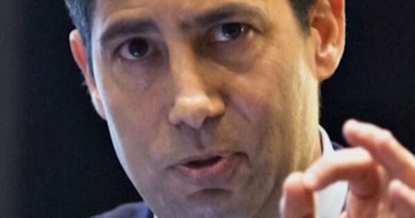 Trump taps Kevin Warsh to chair Federal Reserve