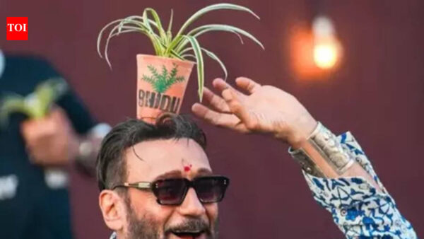 Jackie Shroff urges youth to respect parents’ sacrifices and value education | Hindi Movie News