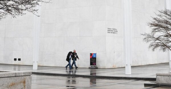 Trumps says Kennedy Center will close for renovations