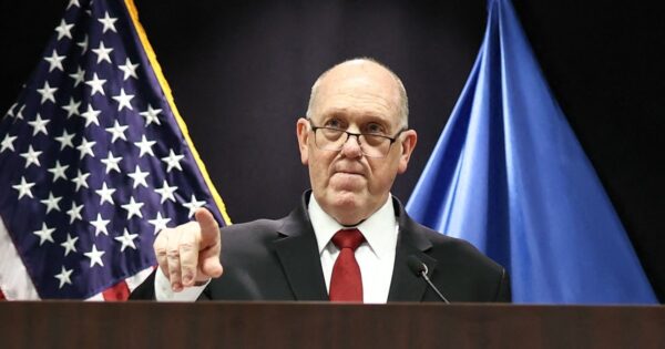 Trump admin to withdraw 700 immigration agents from Minnesota after Minneapolis shootings, Homan says