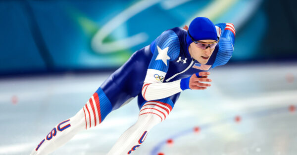 U.S. speedskating star Jordan Stolz begins quest for four gold medals with an Olympic record