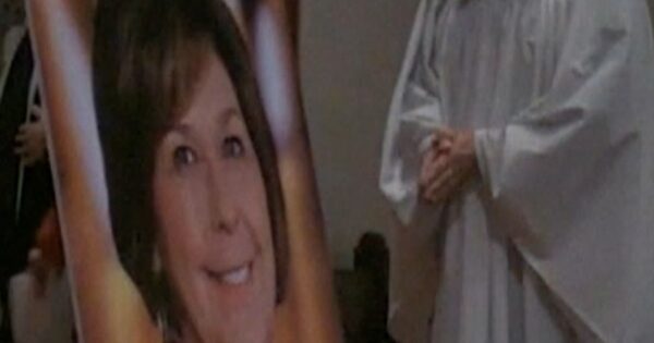 Hundreds gather to offer prayers for Nancy Guthrie