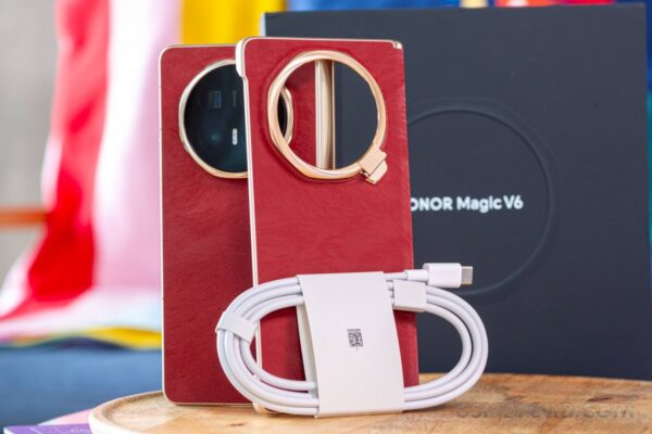 Honor Magic V6 unboxing and hands-on
