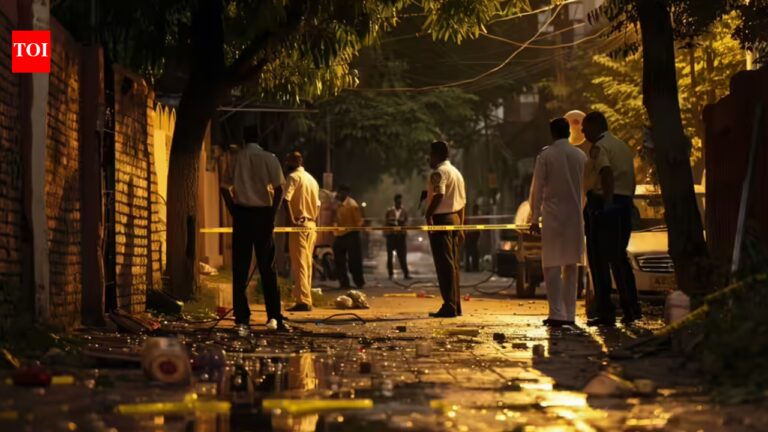 Missing Teenagers: Missing teenagers aged 17, found hanging from tree in UP | Kanpur News