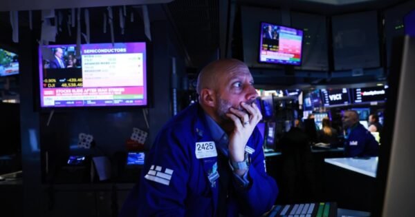 U.S. economy unexpectedly loses 92,000 jobs in February