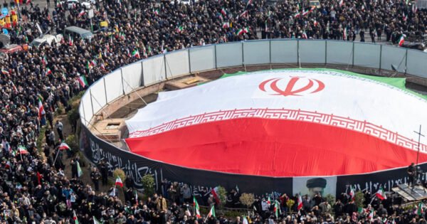 Thousands attend funeral for Iranian commanders