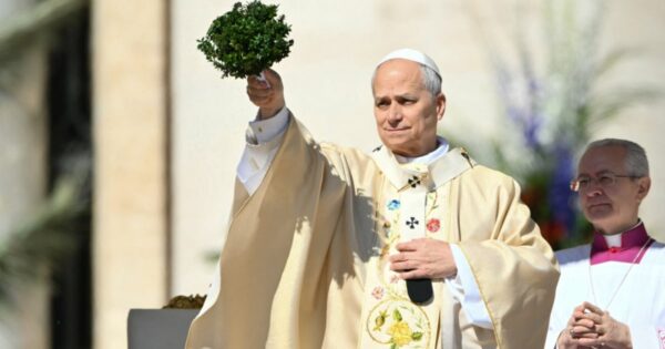 Pope Leo Celebrates Historic First Easter as Pontiff