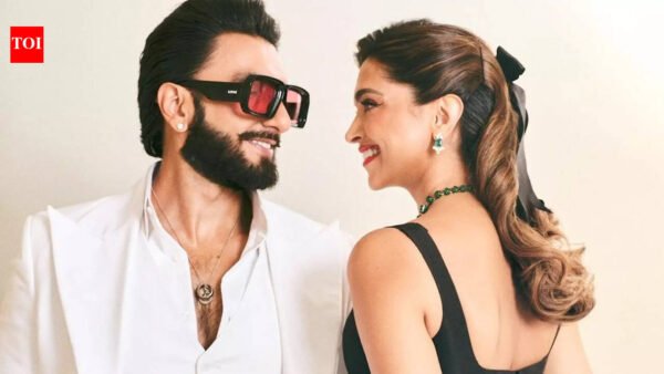 Deepika Padukone and Ranveer Singh’s throwback ‘Nashe Si Chadh Gayi’ dance clip goes viral after second pregnancy announcement | Hindi Movie News