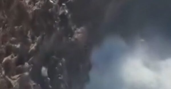 Tourists rescued from cliffside in Australia