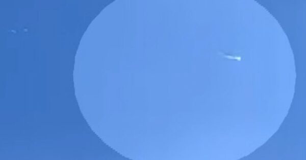 Meteor seen streaking across the sky on the East Coast