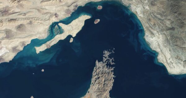 Iran announces opening of the Strait of Hormuz