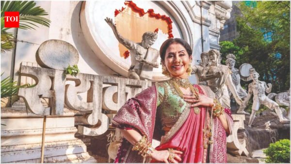 Urmila Matondkar Embraces Marathi Heritage in Nauvari Sari at Maharashtra Day |