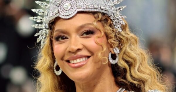 Beyoncé makes a dazzling comeback to the Met Gala