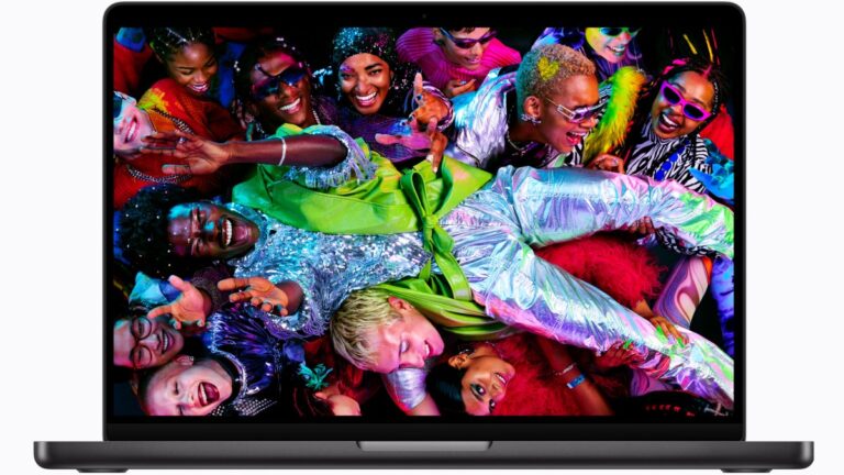 MacBook Pro OLED panels ready to go into mass production next month, new report says