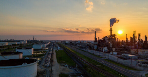 DOJ probes billions worth of oil trades timed to Iran War news