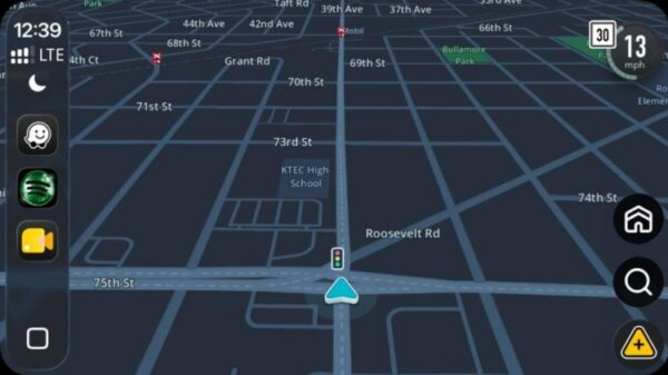 Waze’s traffic lights feature continues to roll out to more users