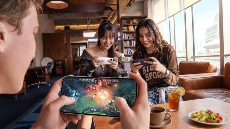 Oppo Reno16 and 16 Pro arrive globally with specs changes