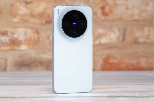 vivo X500 tipped to feature a 50MP main rear camera