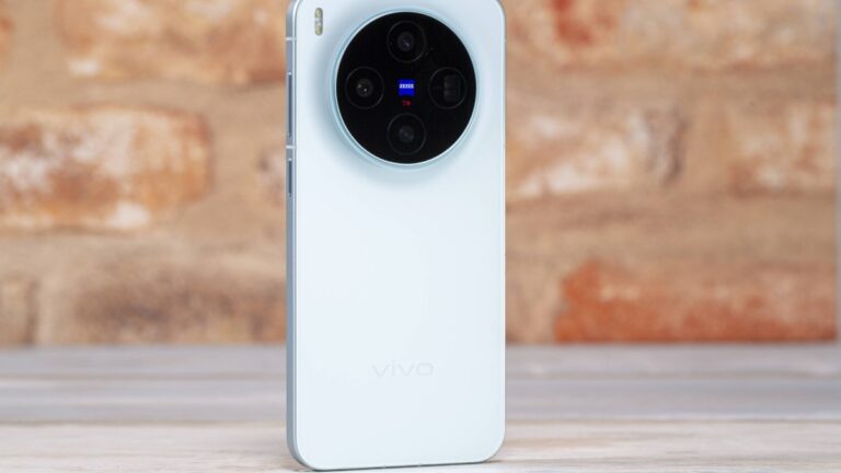vivo X500 tipped to feature a 50MP main rear camera