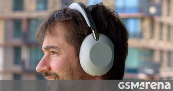 Developer turns Sony’s headphones into real-time head tracker for PC simulators