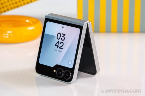 Samsung said to discontinue its Galaxy Z Flip lineup after the Flip8