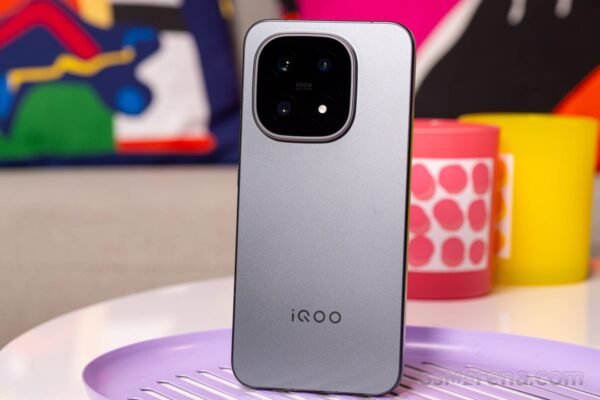 iQOO 16 tipped to come with a higher refresh rate screen, new design