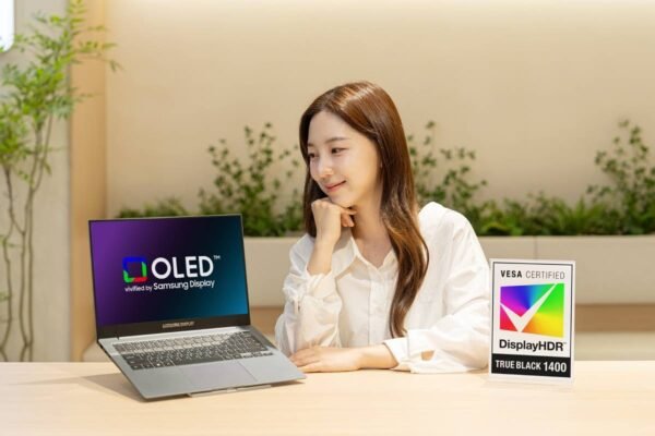 Samsung unveils tandem OLED display for laptops that can reach 1,600 nits peak brightness