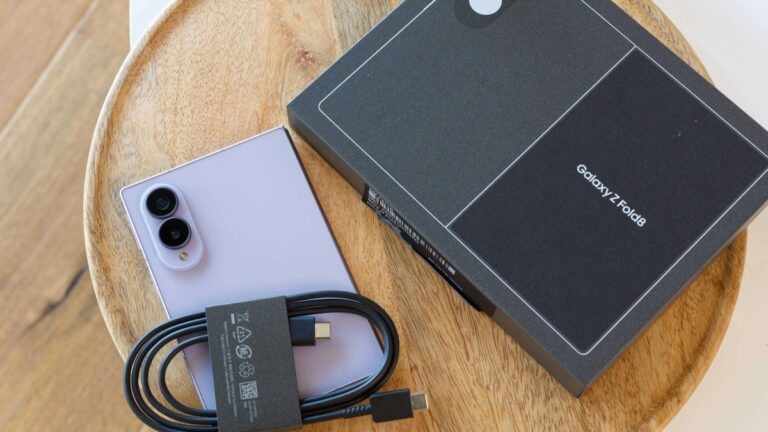 Samsung Galaxy Z Fold8 in for review