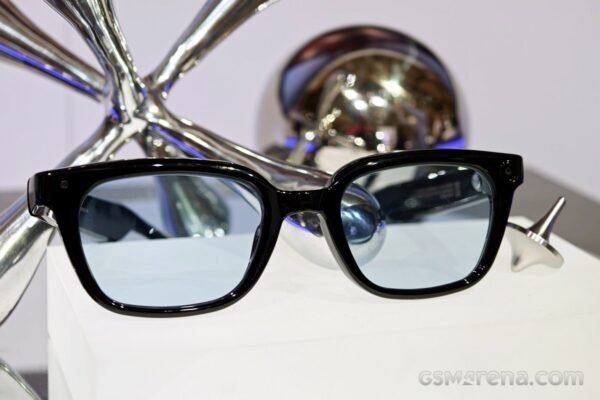 Samsung’s smart glasses have this important privacy feature