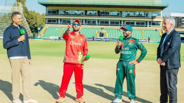 Zimbabwe 12/0 in 4.2 Overs