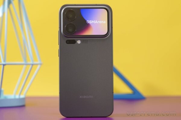 Xiaomi 18 Pro and Xiaomi 18 Pro Max’s colors and back material leak