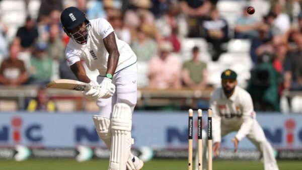 England 409/10 in 89.5 Overs