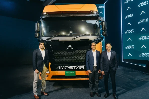 JSW Enters Electric Bus & Truck Market – New Brand, 15,000 Units/Year