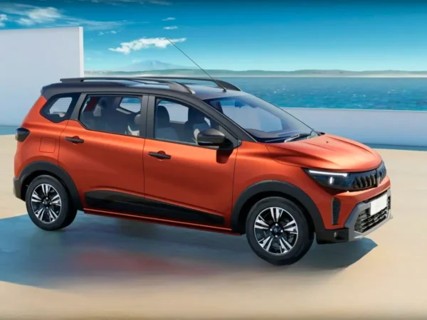 Rs 7.84 Lakh 7-Seater Family Car Offers 21kmpl Mileage